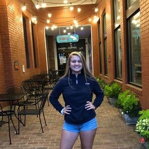 Meet your Posher, Laurel